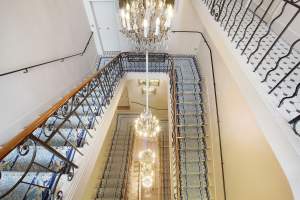 escalier de l'hôtel d'europe, hotel de luxe à avignon