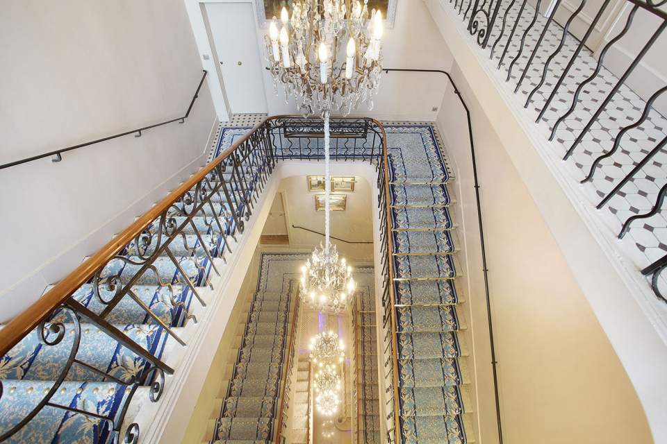 escalier hotel d'europe, Hotel de Luxe Avignon